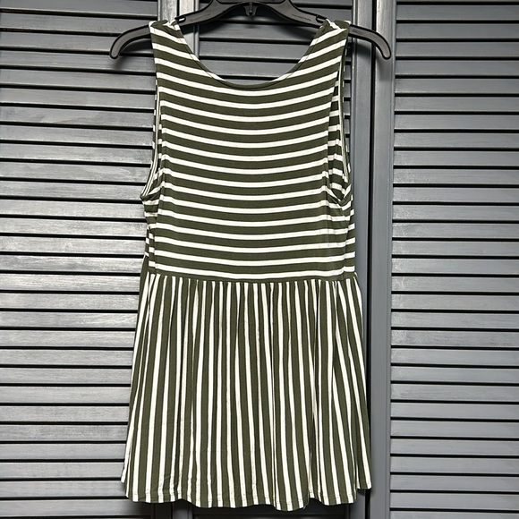 🦋 Women's Small Isabel Maternity sleeveless top - Picture 1 of 7